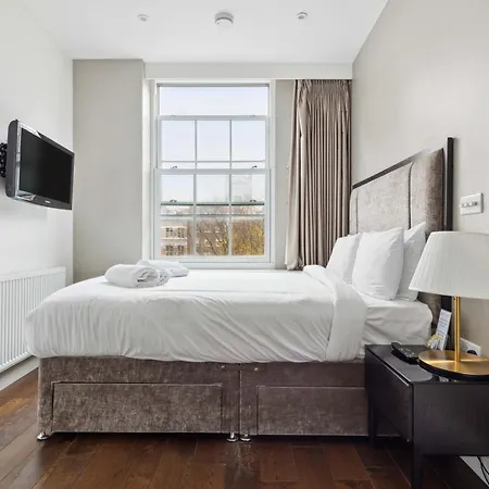 Valet Apartments Golden Square